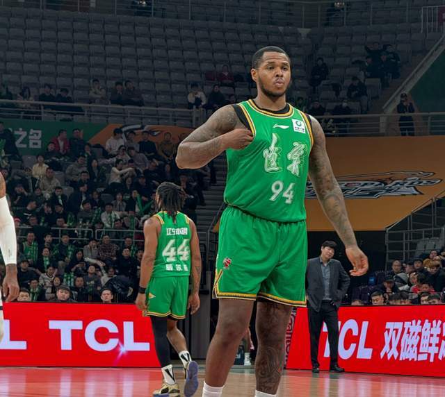 云开体育官网-辽篮第一混子外援出现！场均仅5分还不被裁，杨鸣被障眼法欺骗了